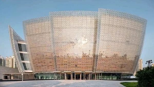 نمای مشبک شیشه خورشیدی موزه هنر گوانگژو